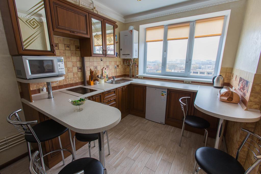 Modern Apartment On Akademika Sakharova 27A Ivano-Frankivsk Buitenkant foto