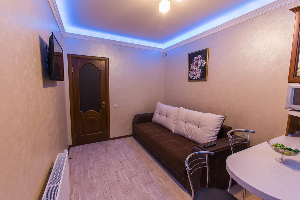 Modern Apartment On Akademika Sakharova 27A Ivano-Frankivsk Buitenkant foto