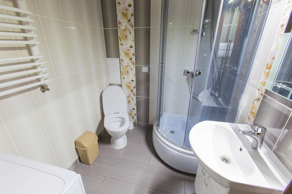 Modern Apartment On Akademika Sakharova 27A Ivano-Frankivsk Buitenkant foto