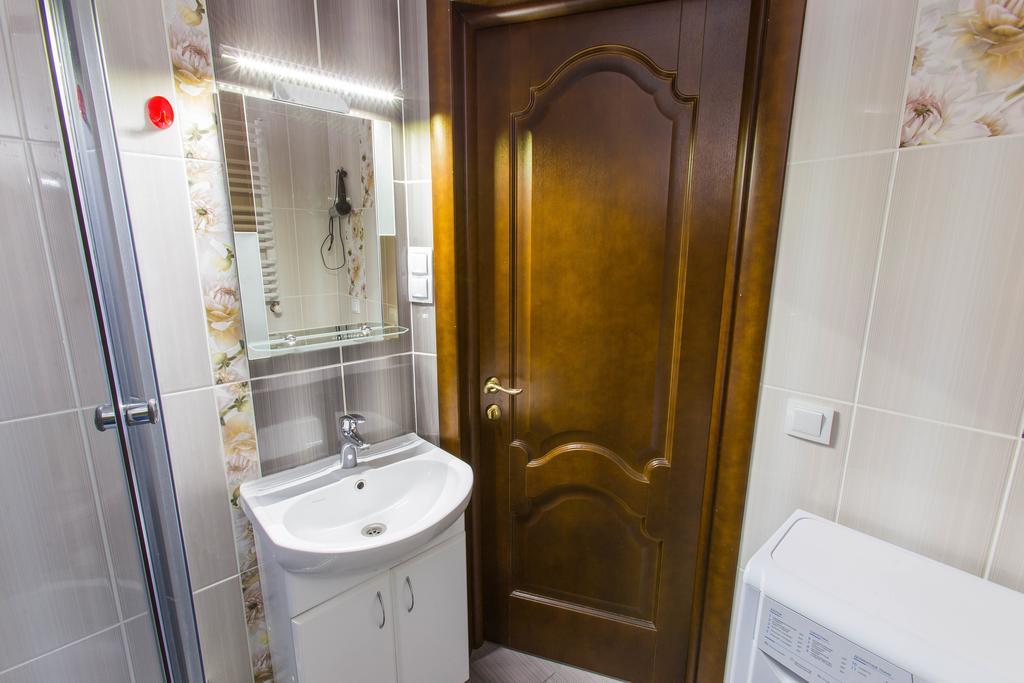 Modern Apartment On Akademika Sakharova 27A Ivano-Frankivsk Buitenkant foto